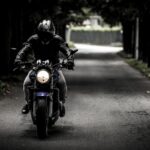 Jak jet na motorce bezpečně v letním horku